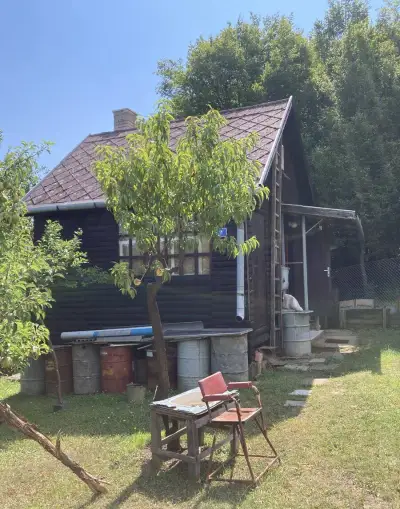 Chata - záhrada Hrašovik pozemok 420 m2. - -