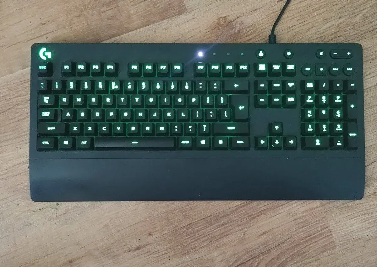 ⌨️ Logitech G213 Prodigy