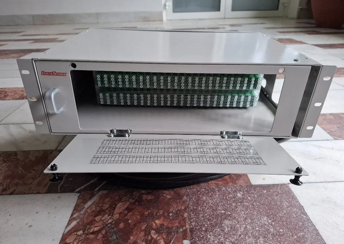 Nakonektorovaná optická vana 288 vlakien LC/APC + 20m kabel
