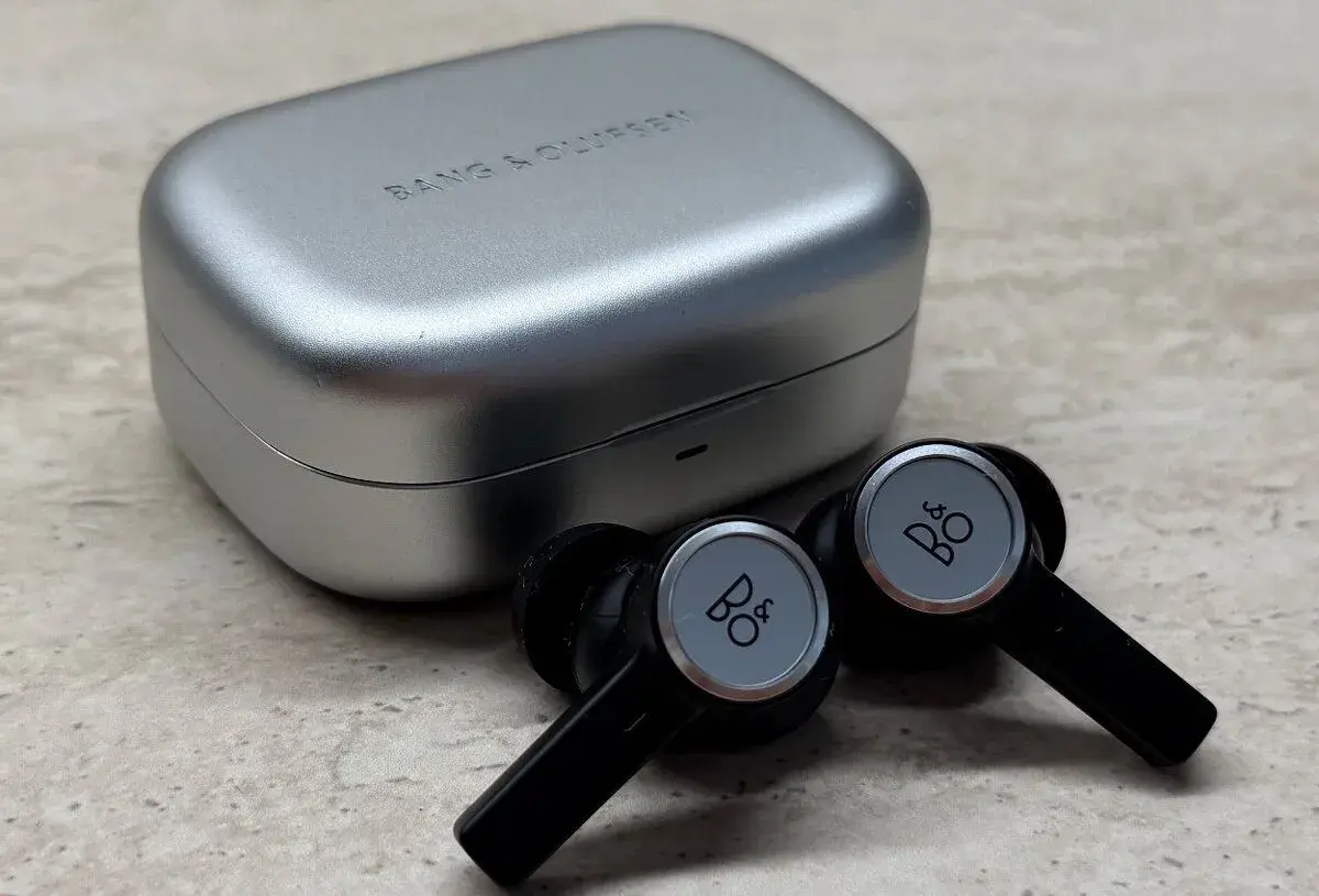 Bang & Olufsen Beoplay Eleven Natural Aluminium