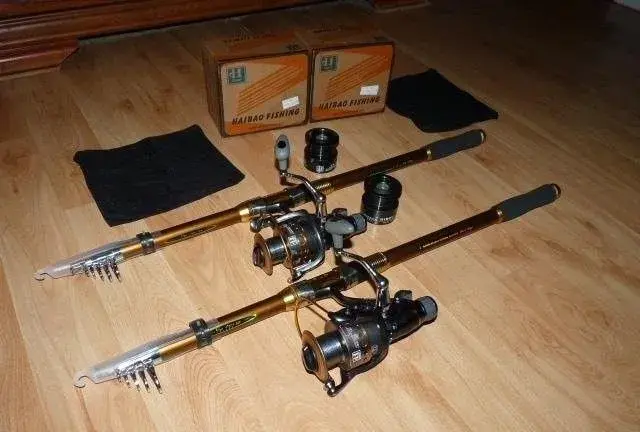 2 nove udice CARBON,3,6 metra,nav.Hiboy 40,kus 33 eur