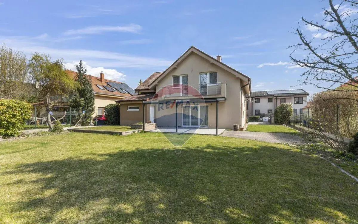 Prenájom domu 184 m2, Kalinkovo -Dunajská Lužná, garáž, pivn