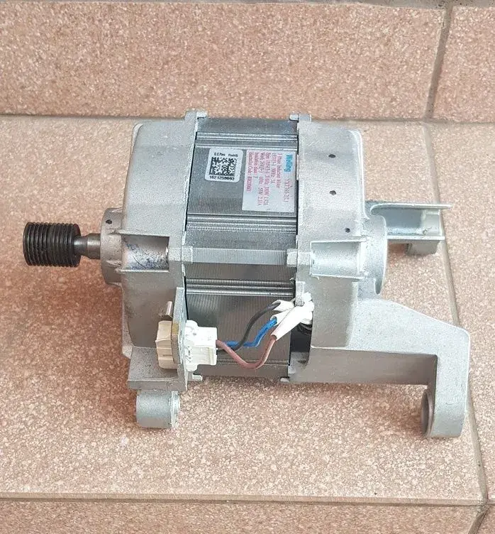 invertorový motor