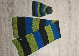 Chlapčenská čiapka so šálom