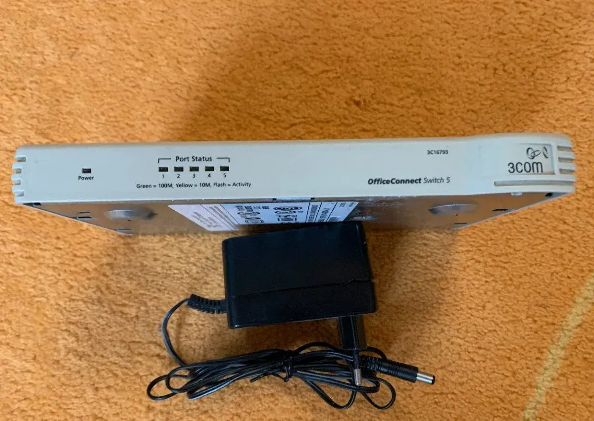 3Com 5 portový Switch