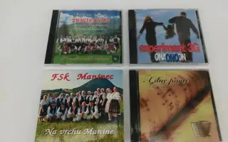 Zbierka CD nosičov a MC kazeta