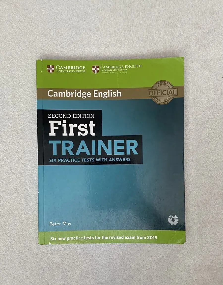 Učebnica First trainer