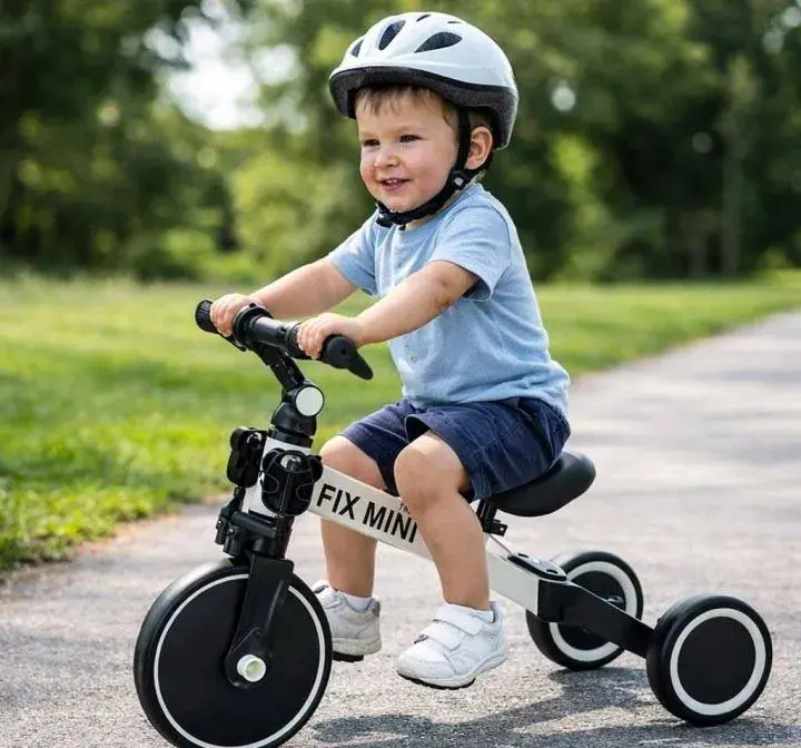 Trojkolka, odrážadlo, bickel s pedálmi 3 in 1 Trike Fix Mini