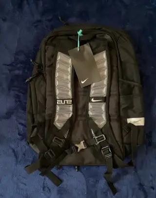 Sportovy ruksak Nike Hoops Elite - Cierno-biely vzor