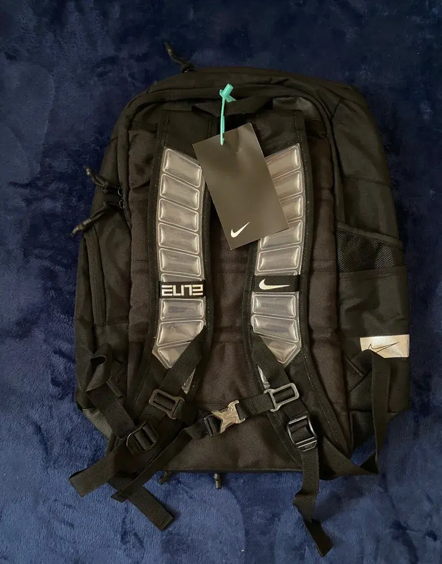Sportovy ruksak Nike Hoops Elite - Cierno-biely vzor