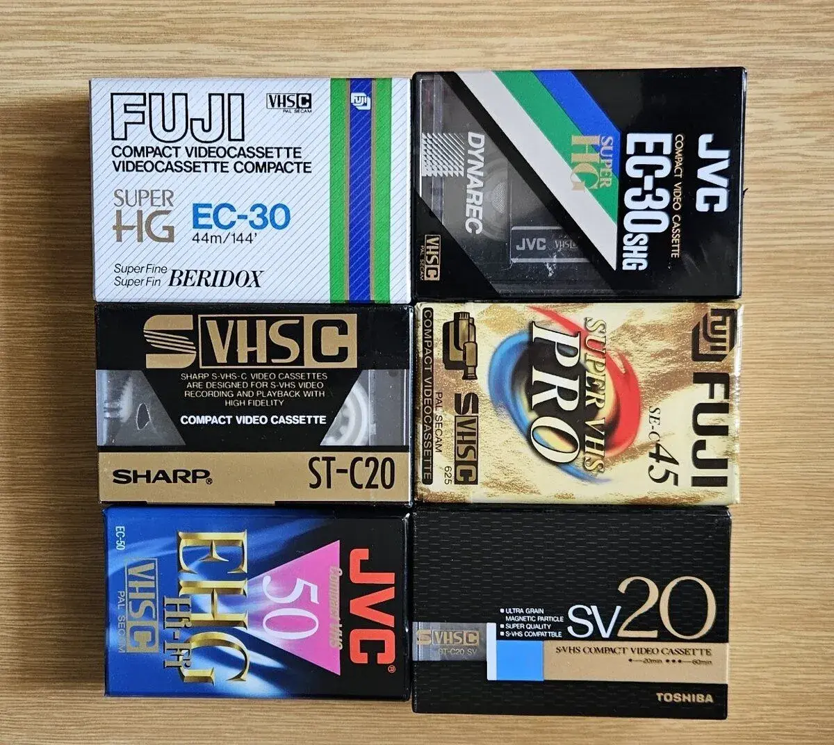 FUJI-SHARP-TOSHIBA-JVC Nové japonské videokazety S-VHS-C
