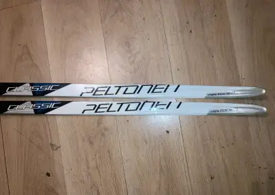 nové bežky peltonen delta s šupinami viazanie NNN