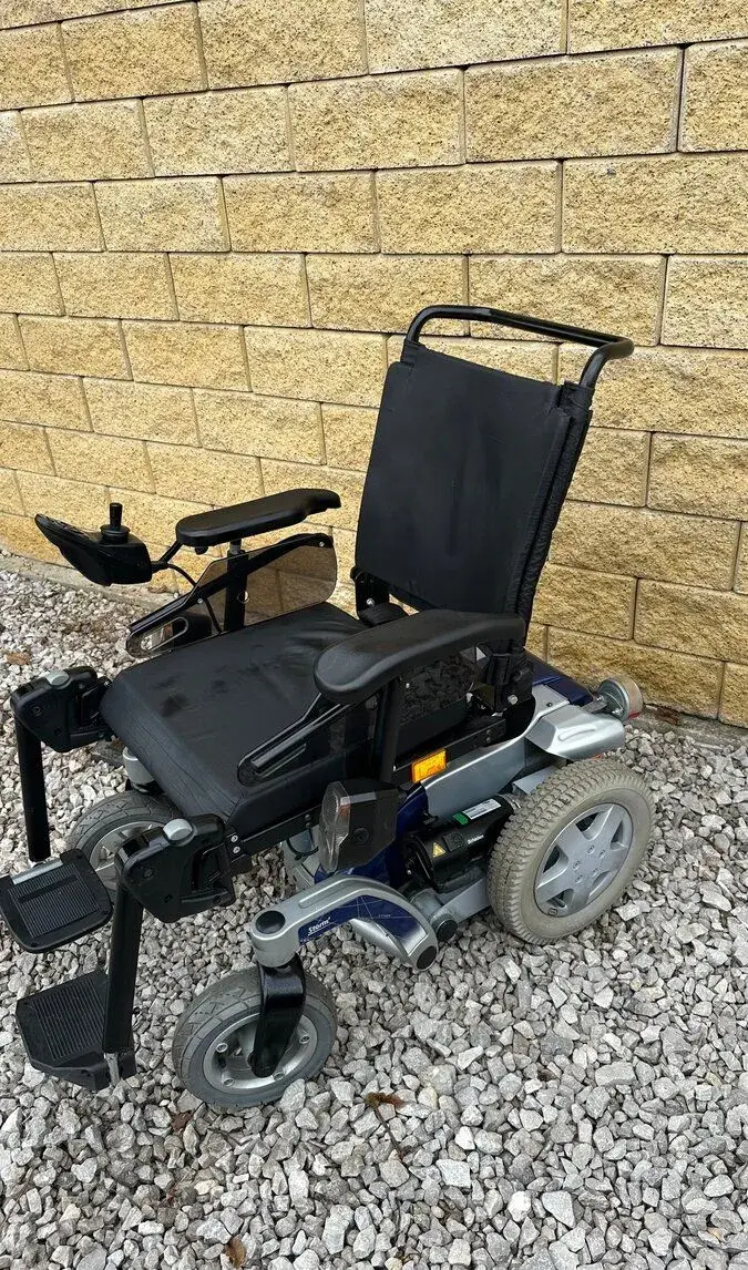Elektrický invalidný vozík INVACARE Storm 3 – Výborný stav P