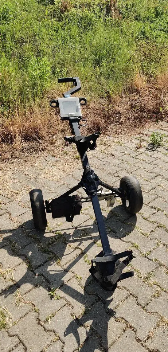 Elektrický golfový vozík.
