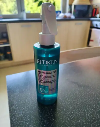 Redken sprej na objem