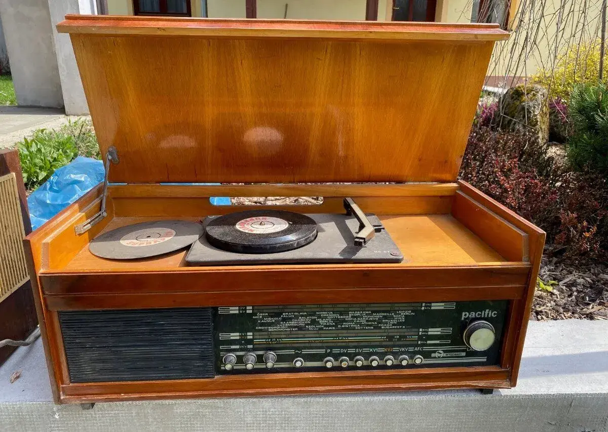 Retro rádio Pacific