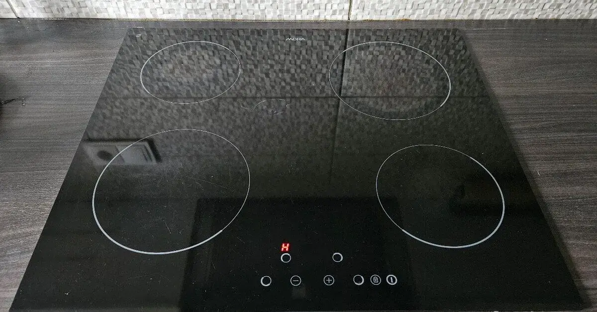 Set varná deska MORA + digestor Amica