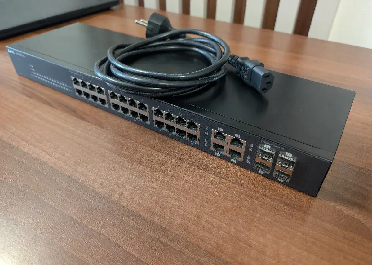 Switch zyxel GS1920-24 portový