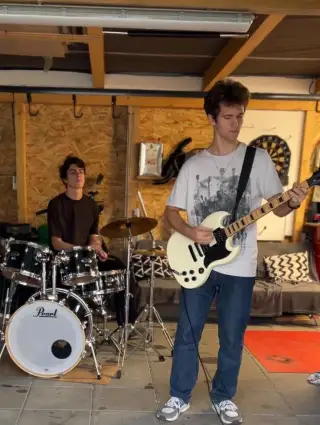 Spevák gitarista zo Žiliny