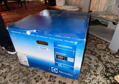 Mikrovlnnú rúru Elektrolux