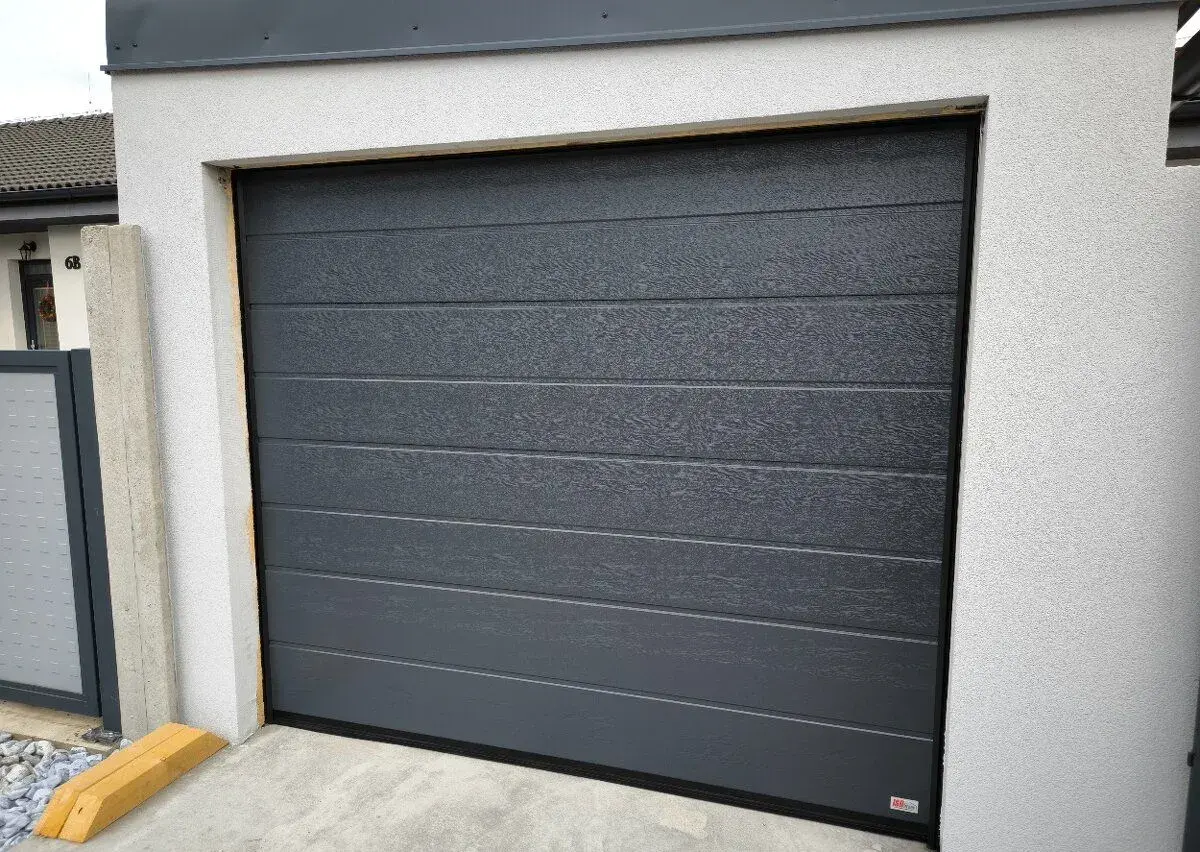 Nová brána 4000x2135mm vo farbe Antracit RAL 7016 - skladom