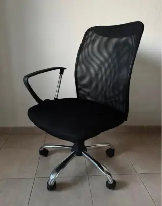 Kancelárska stolička na kolieskach