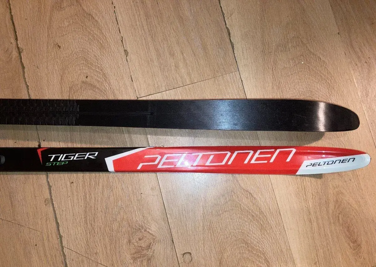 nové bežky peltonen tiger s šupinami viazanie NNN