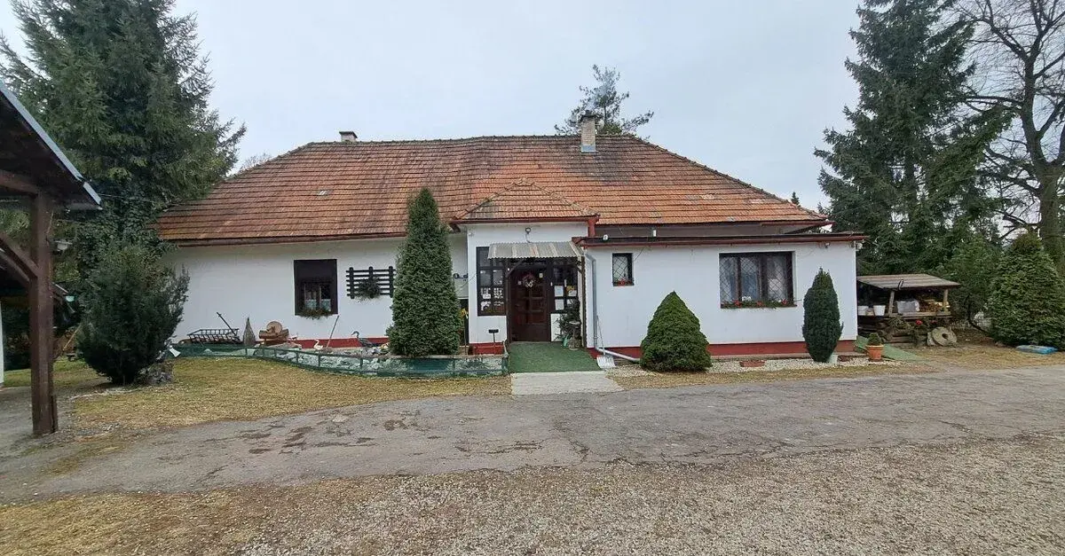 Predaj: Penzión - Kúria, Ivachnová - Lazy, pozemok 10.328m2