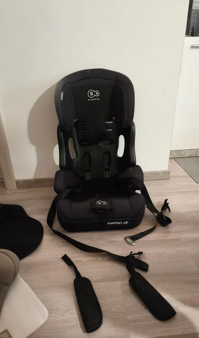 Detskú autosedačku Kinderkraft Comfort Up – 40 €