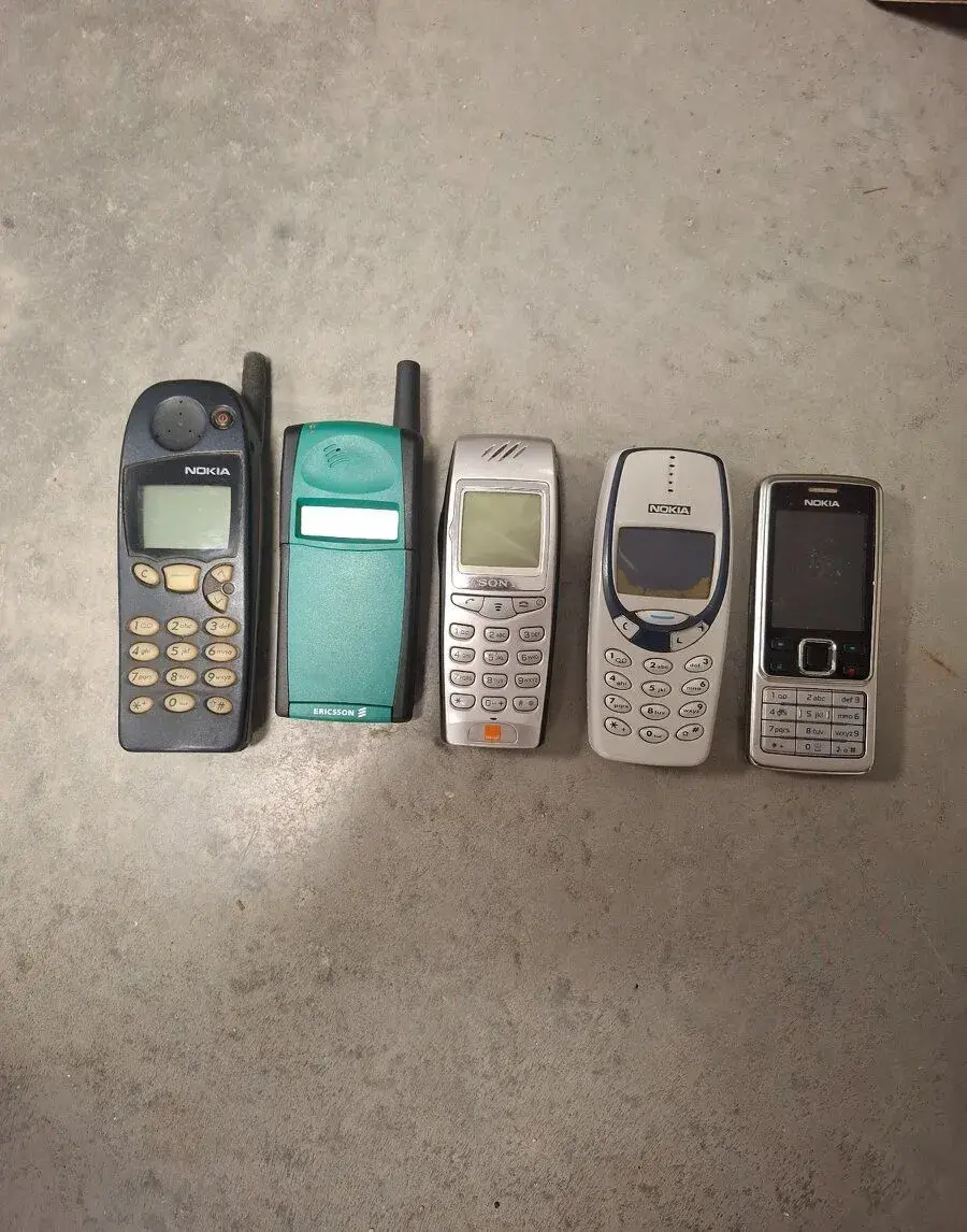 Stare mobilné telefóny