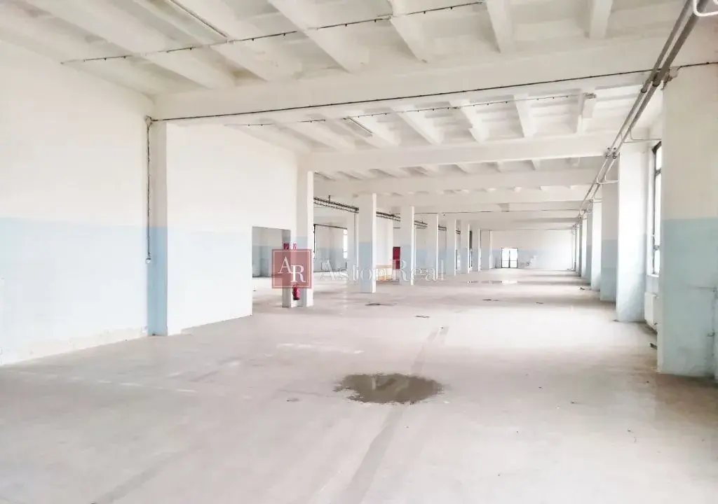 PREDAJ: Kancelárie + Hala, 2.050 m2, pozemok 6120 m2, Vrútky