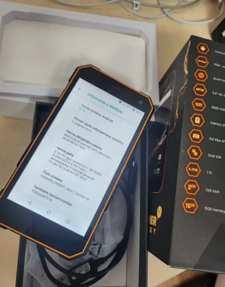 Hammer energy odolny telefon v super stave
