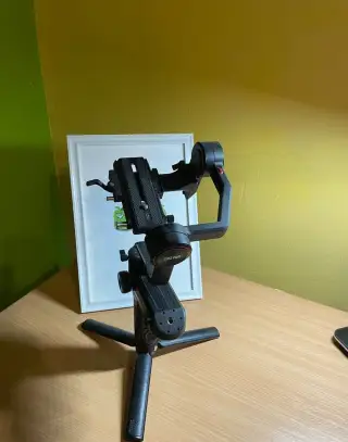 Gimbal na kameru zhiyun weebill