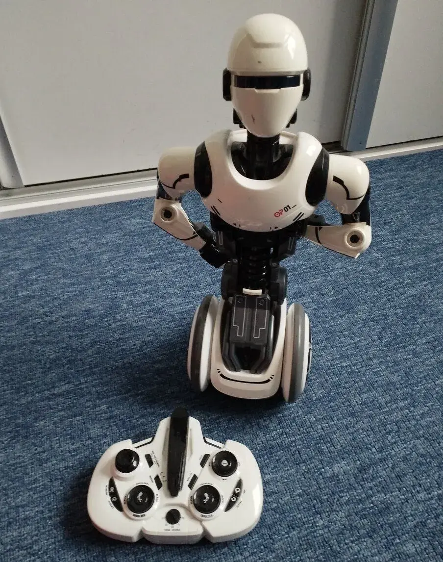 Robot na ovládanie