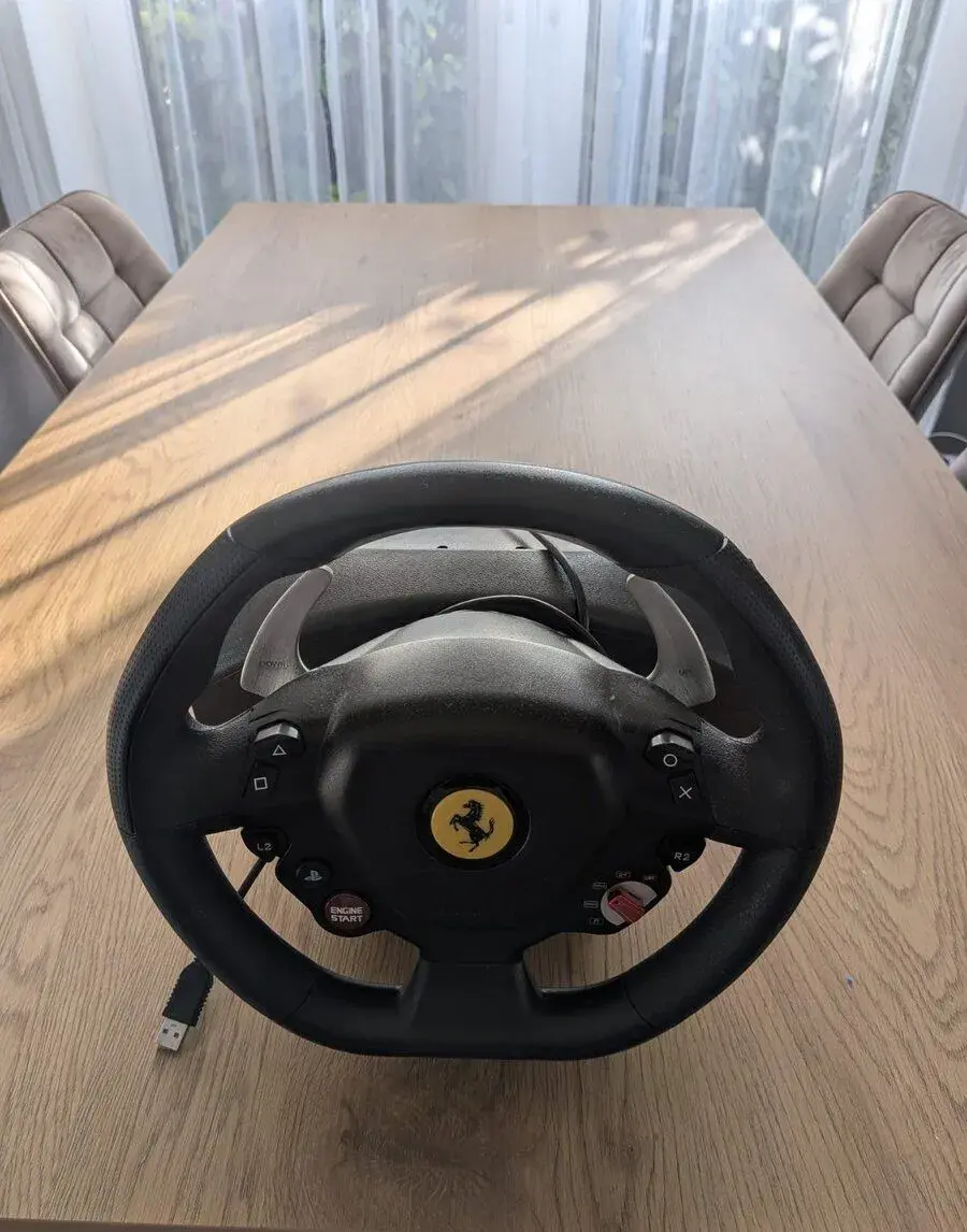 Volant Thrustmaster T80 Ferrari
