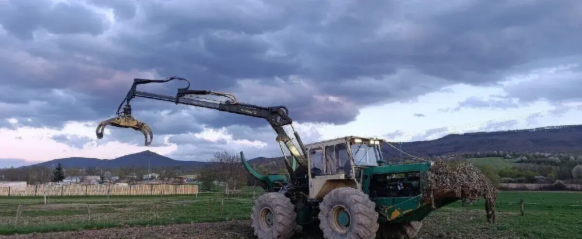 LKT 120 s hydraulickou rukou CRANAB