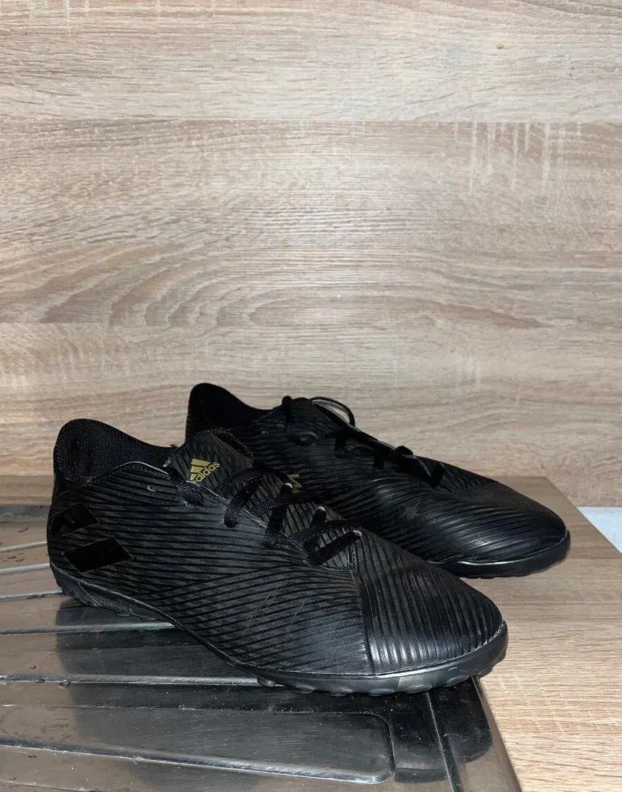 Adidas turfy