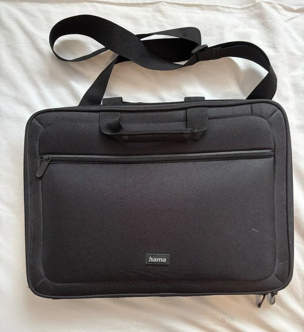 Pevná taška na notebook Hama 15,6” – čierna