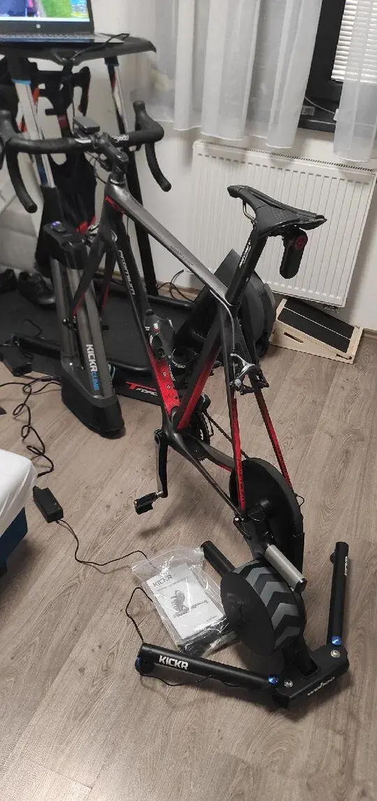 Wahoo KICKR V4 + KICKR CLIMB