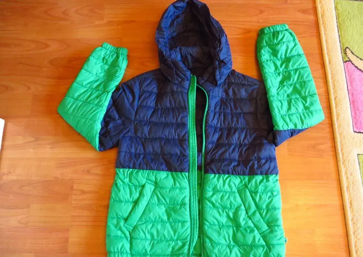 Chlapčenská bunda - veľ. 146/152 - Benetton