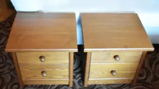 Nočné stolíky