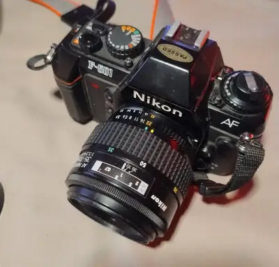 Nikon F-501 + Nikkor 35-70mm