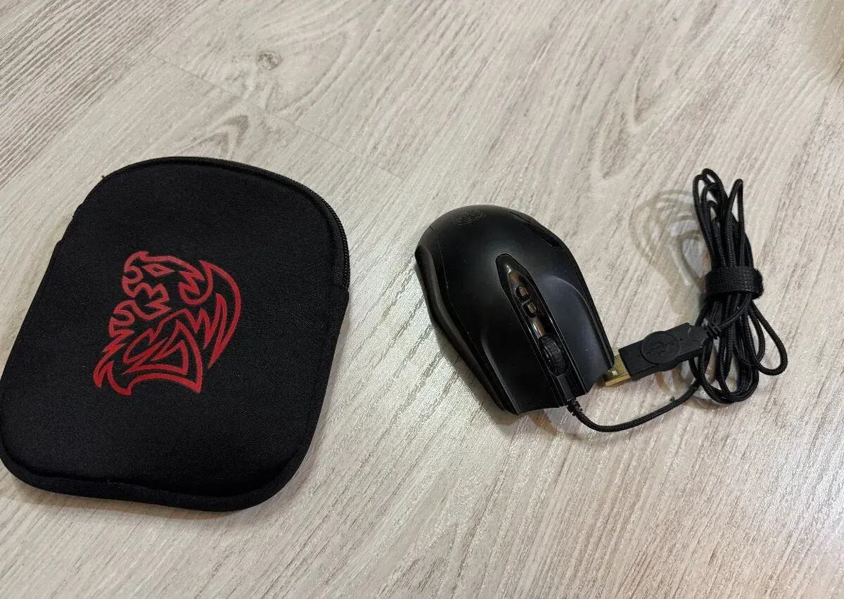 TT Esports Black gaming mouse