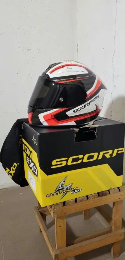 Prilba na motorku Scorpion Exo