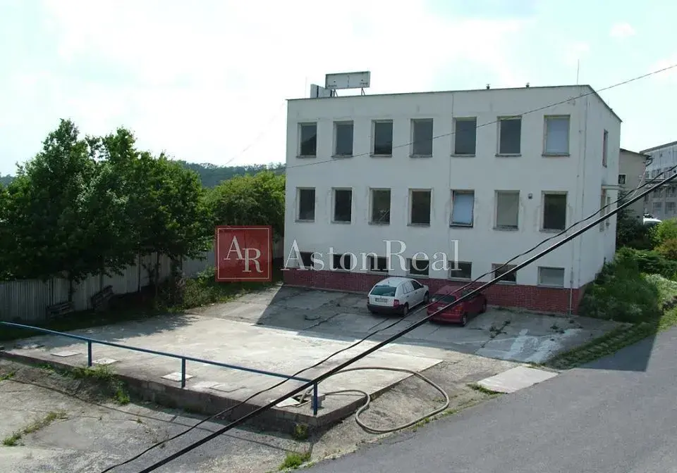 Prenájom: administratívna budova, 1.000 m2, KRUPINA