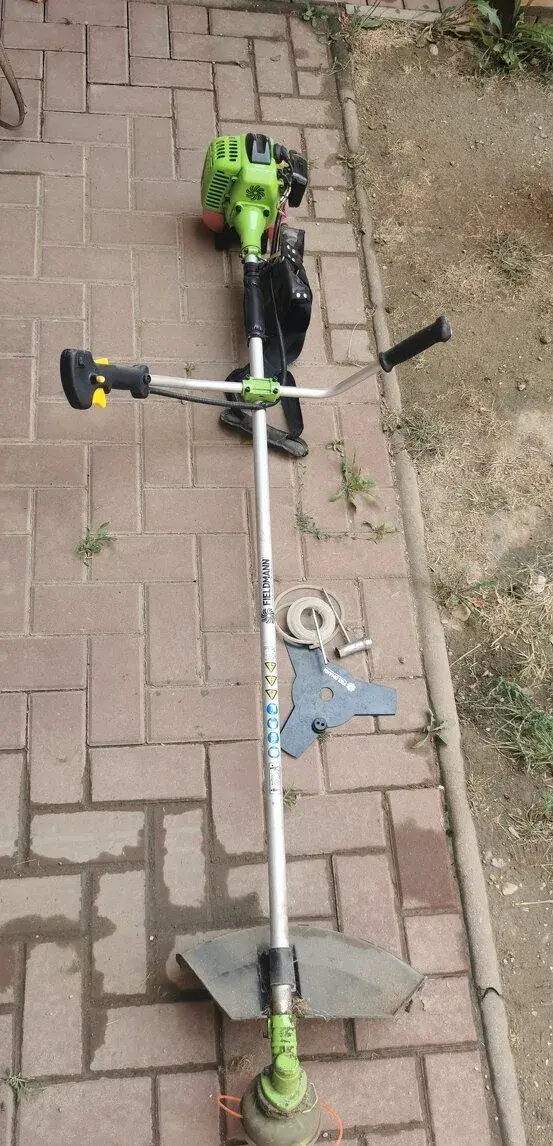 Krovinorez Fieldman FZS 3002
