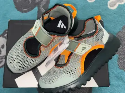 Sandále Adidas zelené v.34 s visačkou a biele nosené