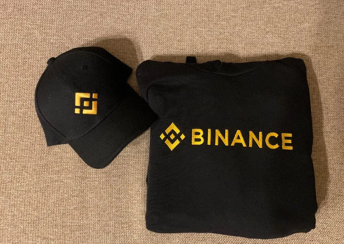 Pánska Mikina + baseball Šiltovka / Binance Merch