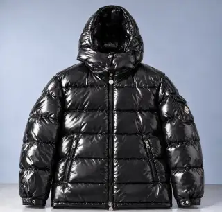 Moncler Maya Cierna Bunda Velkost 2 a 3