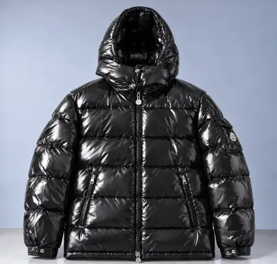 Moncler Maya Cierna Bunda Velkost 2 a 3